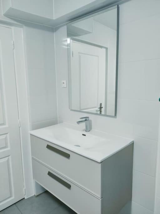 # Appartement Charmant 75 M2 Parking Gratuit オベルネ エクステリア 写真
